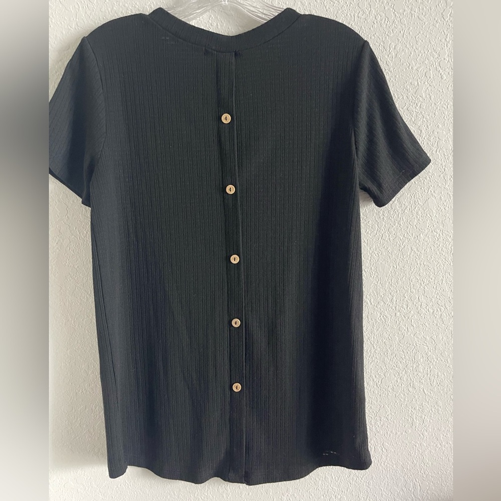 Emory Park Black V-Neck Ribbed Women's Top